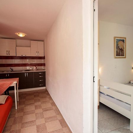 Mrkonjic Branko & Marija Apartmani Оміш Екстер'єр фото
