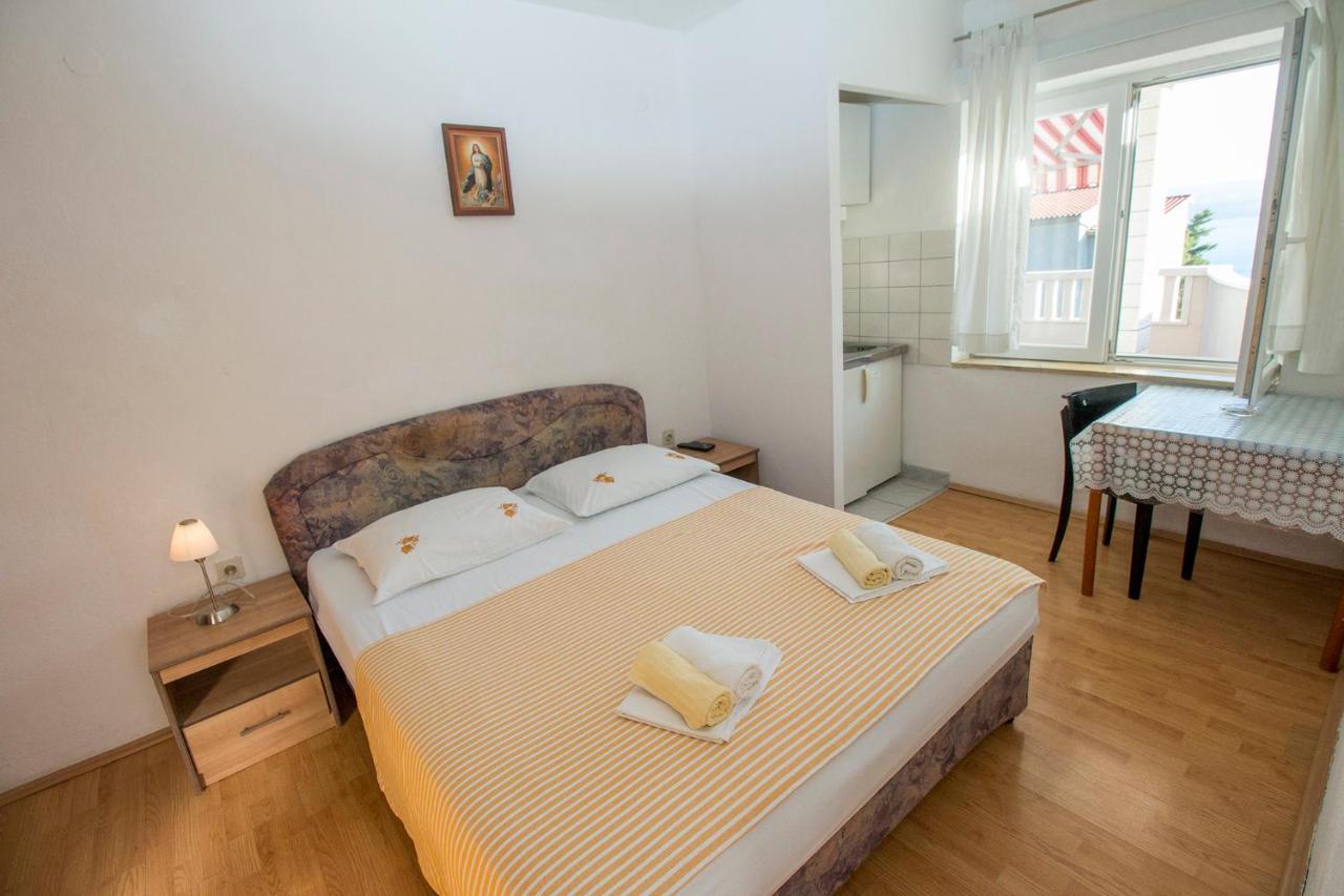 Mrkonjic Branko & Marija Apartmani Оміш Екстер'єр фото