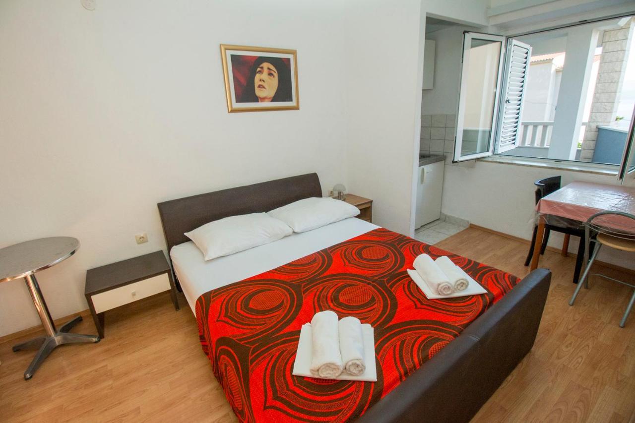 Mrkonjic Branko & Marija Apartmani Оміш Екстер'єр фото