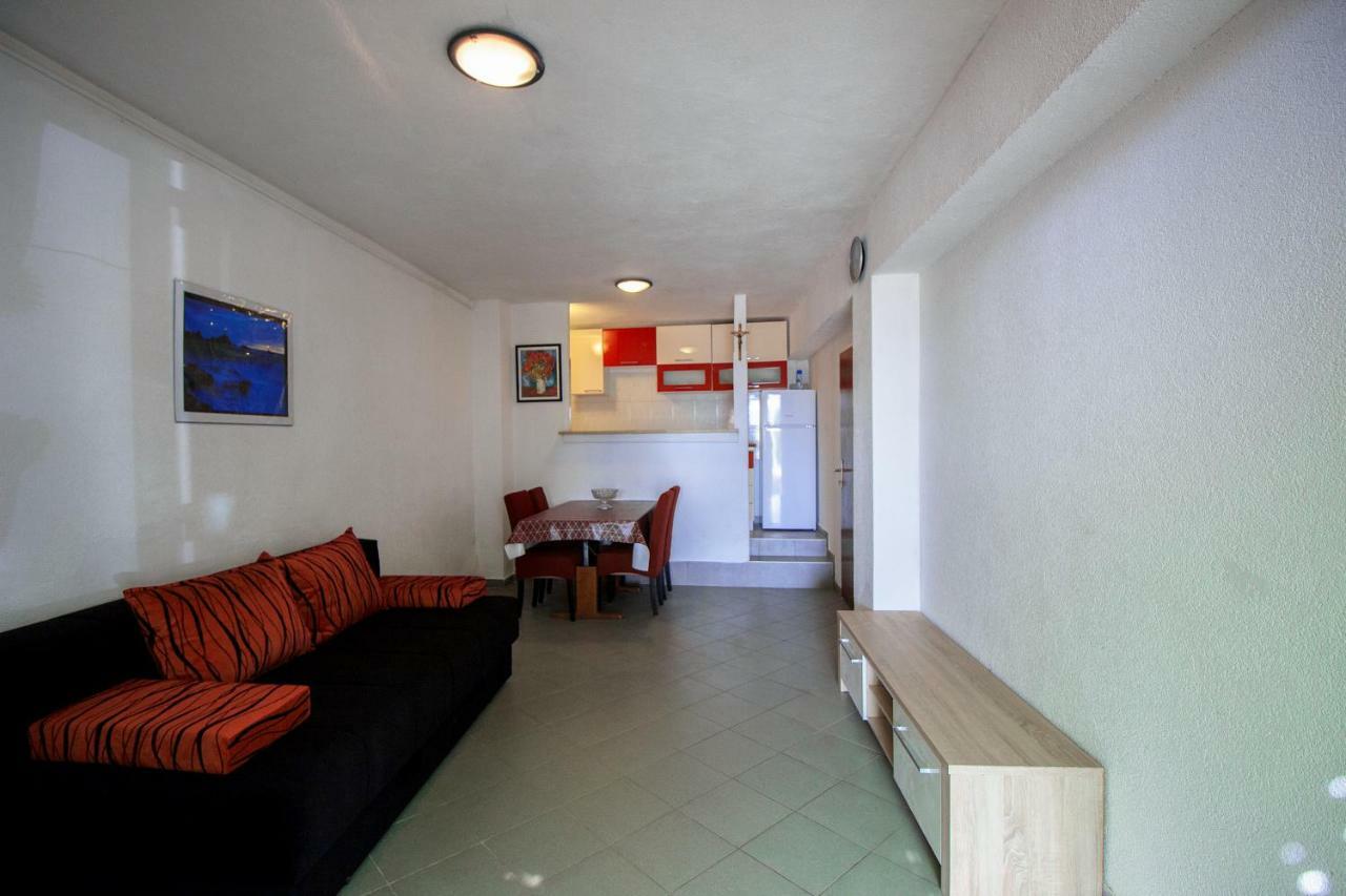 Mrkonjic Branko & Marija Apartmani Оміш Екстер'єр фото