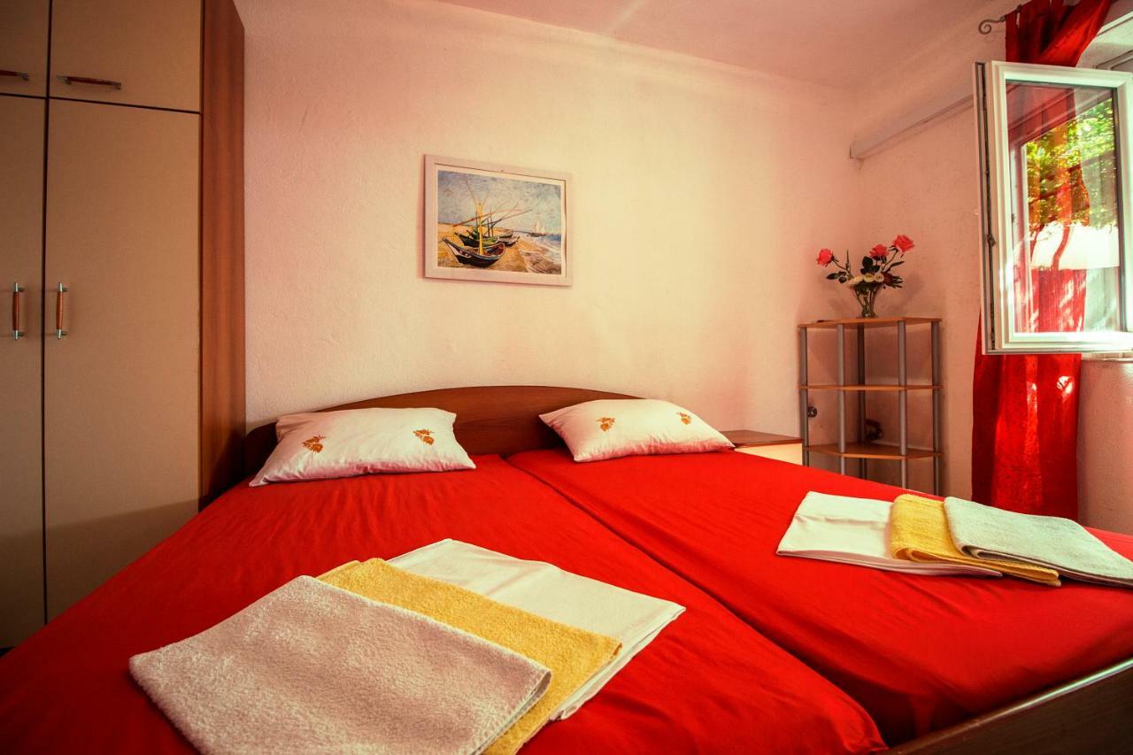 Mrkonjic Branko & Marija Apartmani Оміш Екстер'єр фото