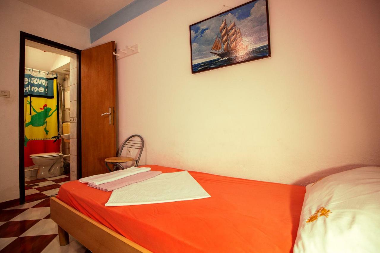 Mrkonjic Branko & Marija Apartmani Оміш Екстер'єр фото