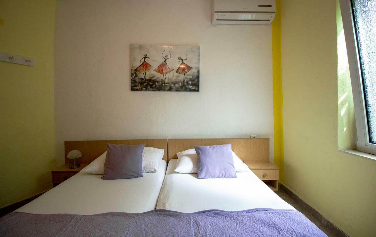 Mrkonjic Branko & Marija Apartmani Оміш Екстер'єр фото