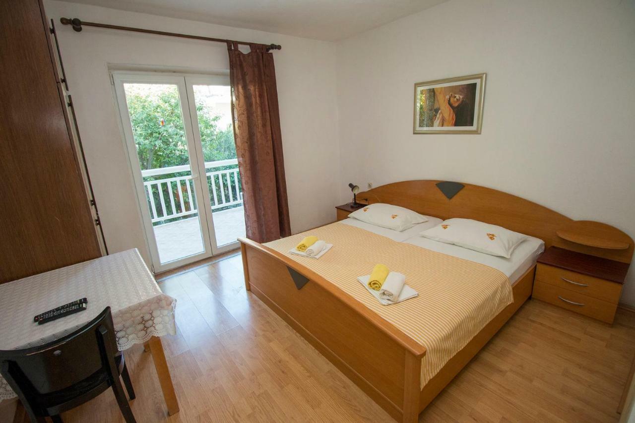 Mrkonjic Branko & Marija Apartmani Оміш Екстер'єр фото