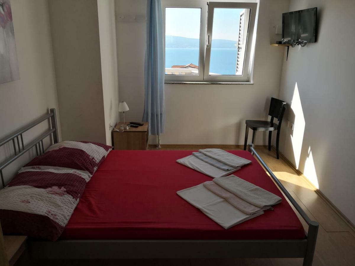Mrkonjic Branko & Marija Apartmani Оміш Екстер'єр фото