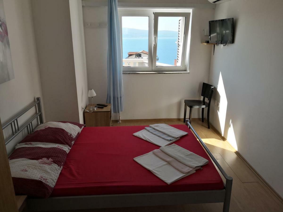 Mrkonjic Branko & Marija Apartmani Оміш Екстер'єр фото