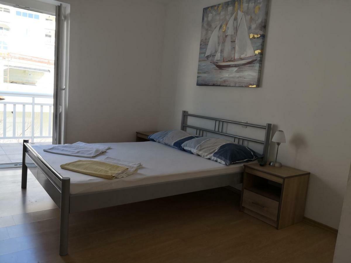 Mrkonjic Branko & Marija Apartmani Оміш Екстер'єр фото