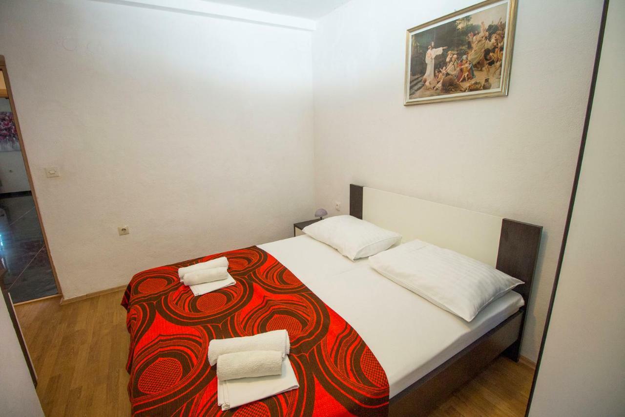 Mrkonjic Branko & Marija Apartmani Оміш Екстер'єр фото