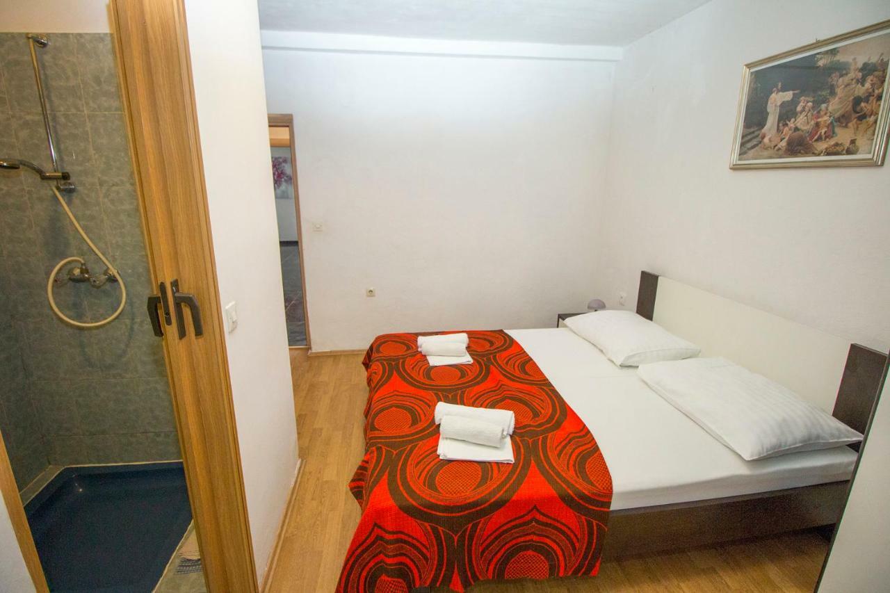 Mrkonjic Branko & Marija Apartmani Оміш Екстер'єр фото