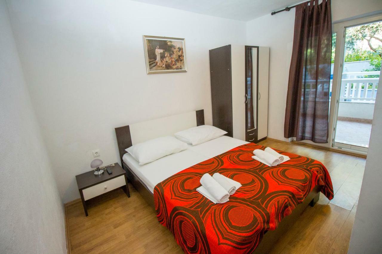 Mrkonjic Branko & Marija Apartmani Оміш Екстер'єр фото