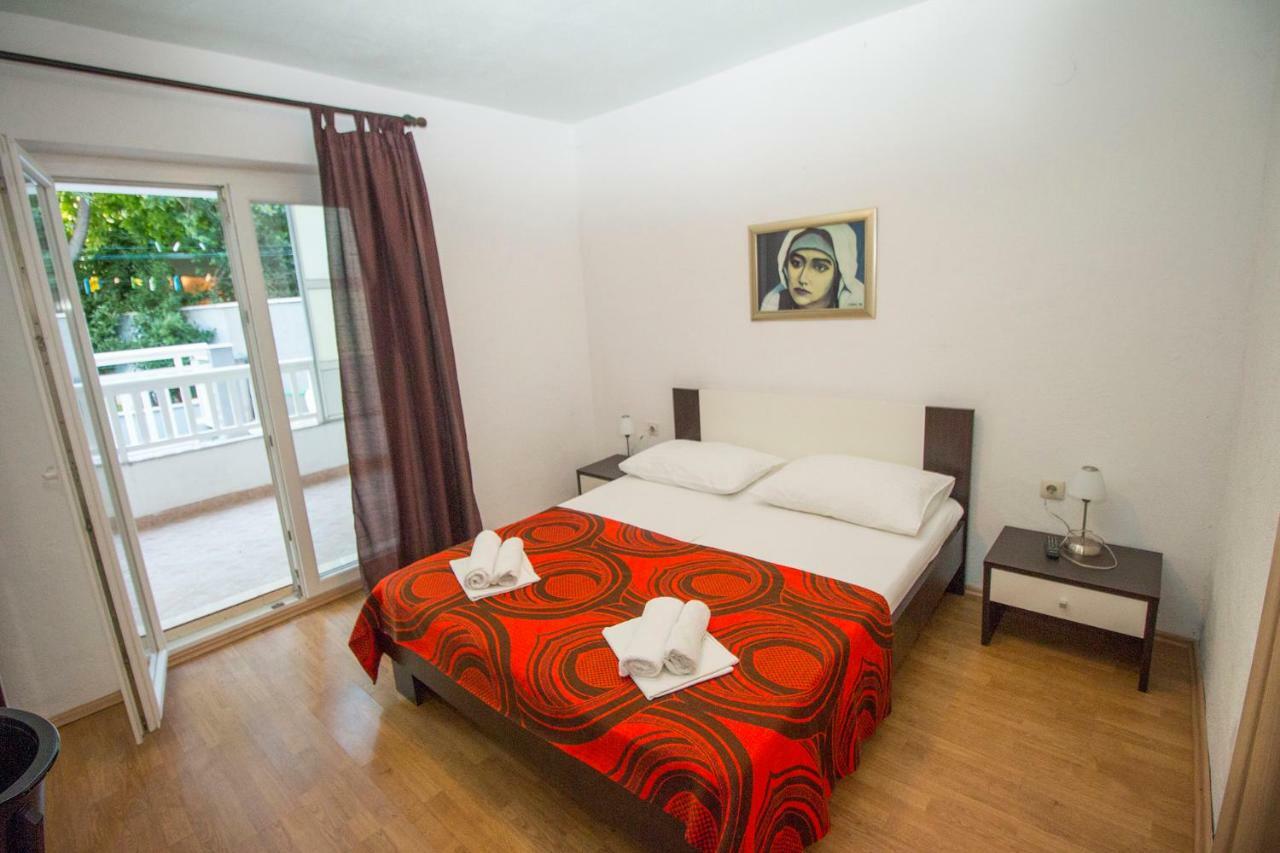 Mrkonjic Branko & Marija Apartmani Оміш Екстер'єр фото